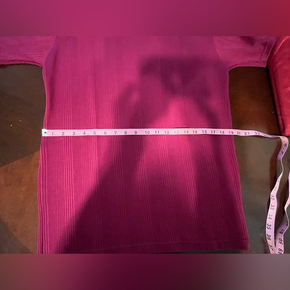 Limited Deep Red Ribbed Top - Picture 6 of 11